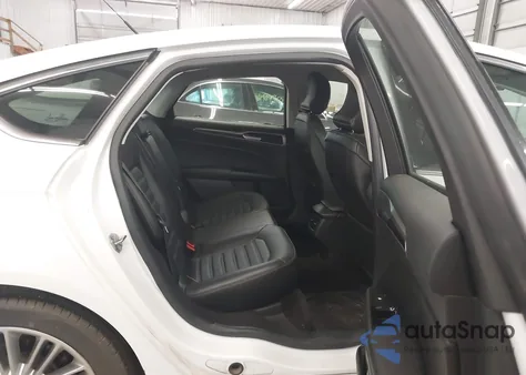 2015 Ford Fusion Se z USA, uszkodzony, nr VIN 3FA6P0HD2FR194901